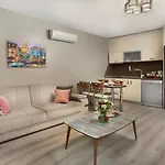 Blueway מלון דירות 3*